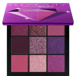 Huda Beauty Obsessions Eyeshadow
Palette
Amethyst